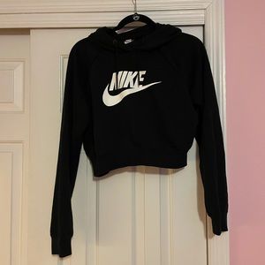 Cropped Nike Sweatshirt